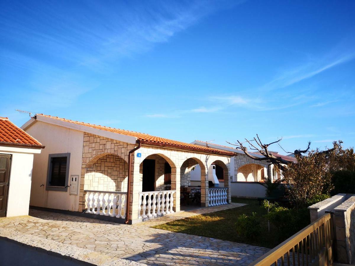 Holiday House Tara Villa Vir Exterior foto